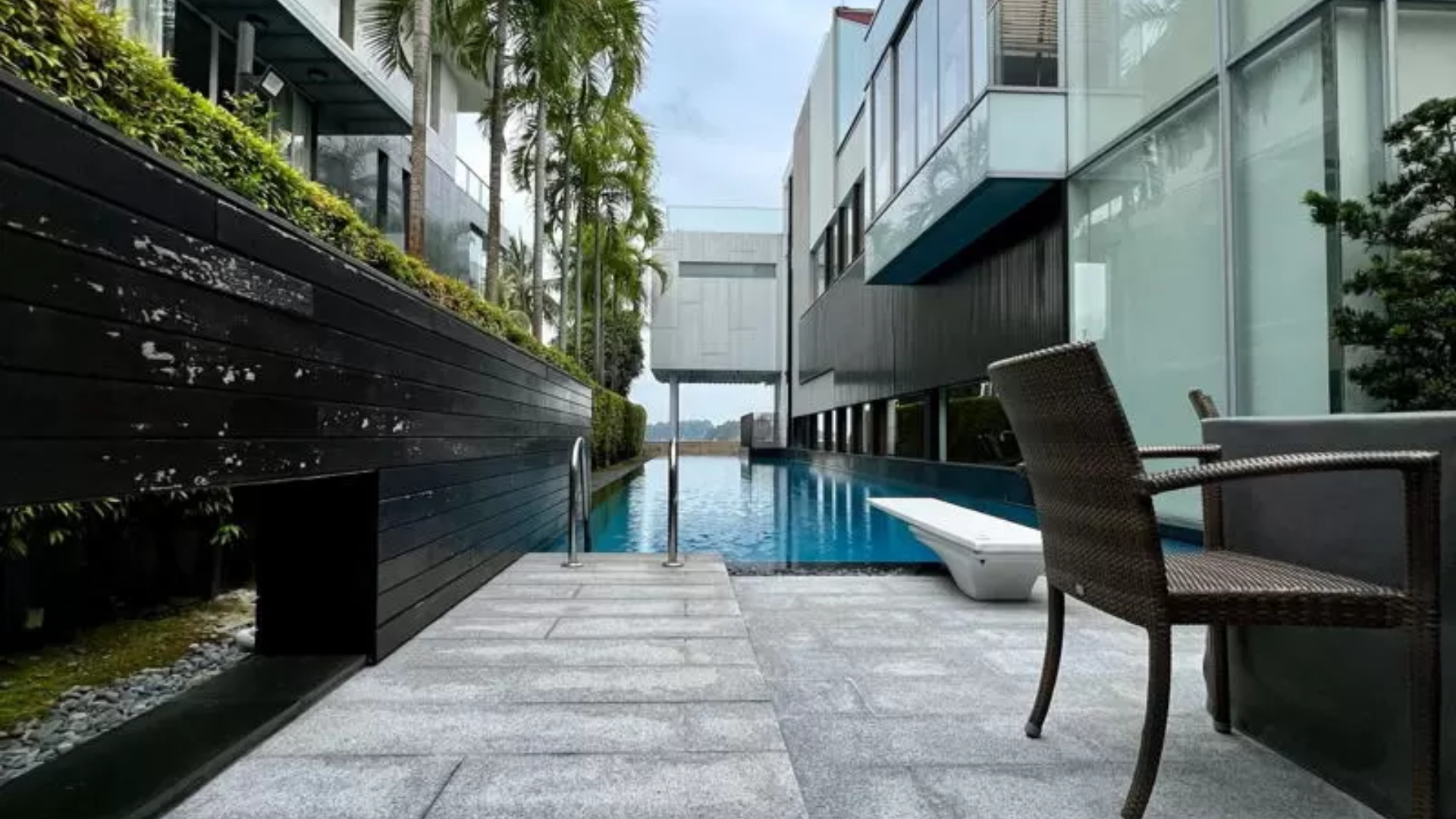 105 Cove Grove Singapore luxury landed homes pool