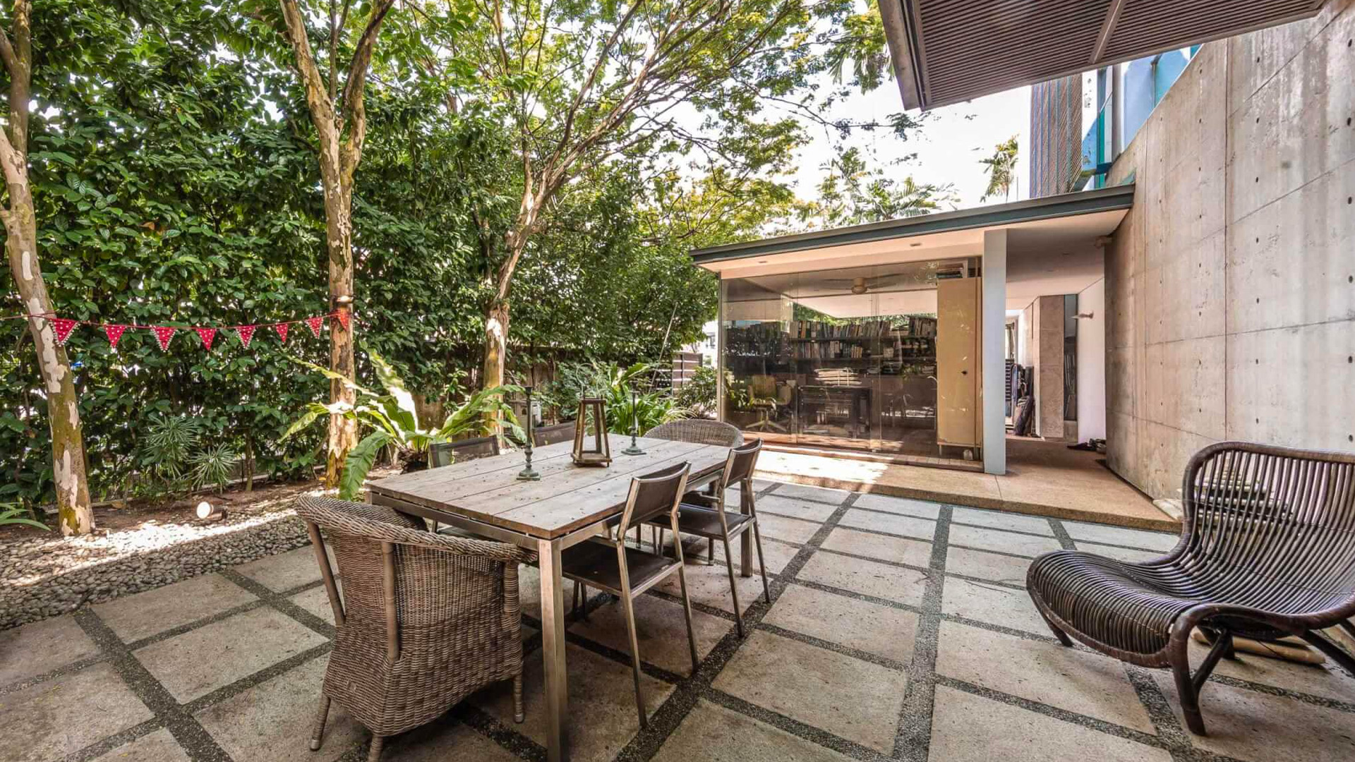 Coronation Road West luxury house in Singapore
