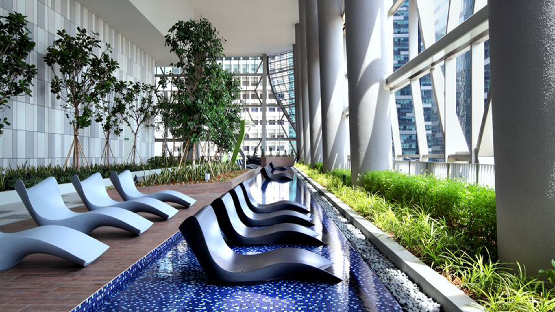 V On Shenton Singapore luxury apartments swimming pool