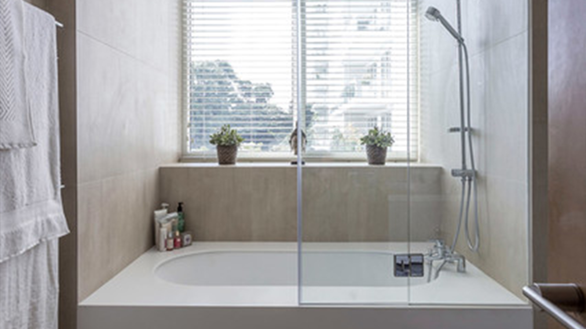 Grange Residences Singapore Luxury Apartments bathroom