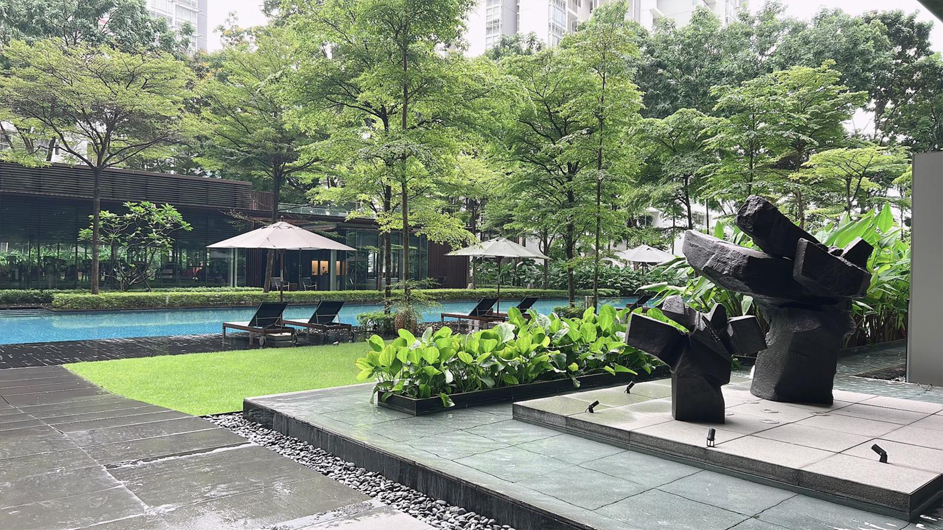 Hilltops Singapore luxury apartments swimming pool