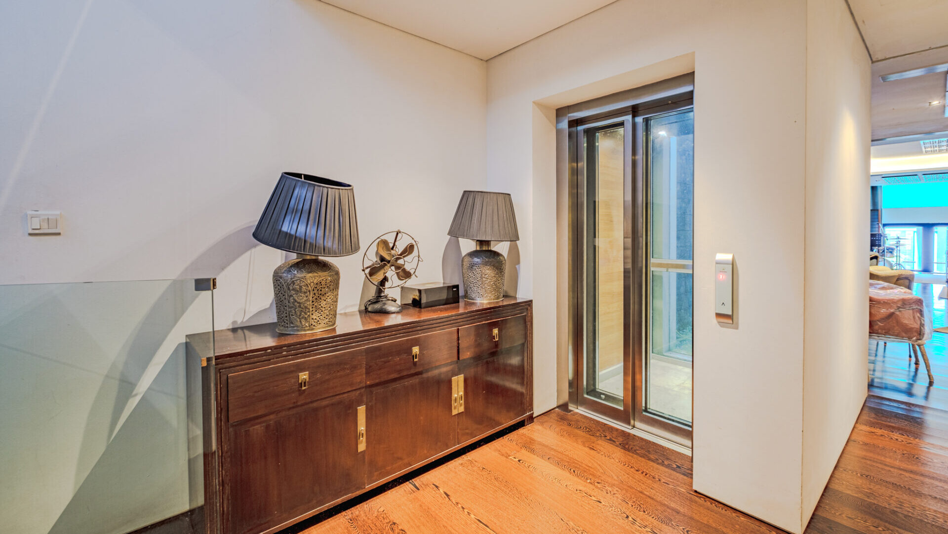 freehold detached house at Hong Kong Park Lift Luxury Properties Singapore Luxury Homes