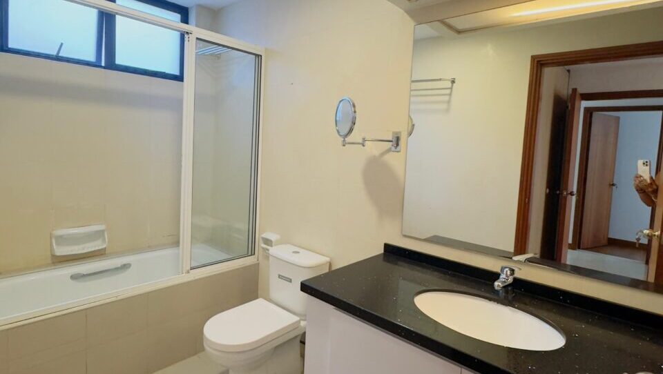 Kellet_Court_Master_Bathroom_Luxury_Property_Singapore_Luxury_Homes