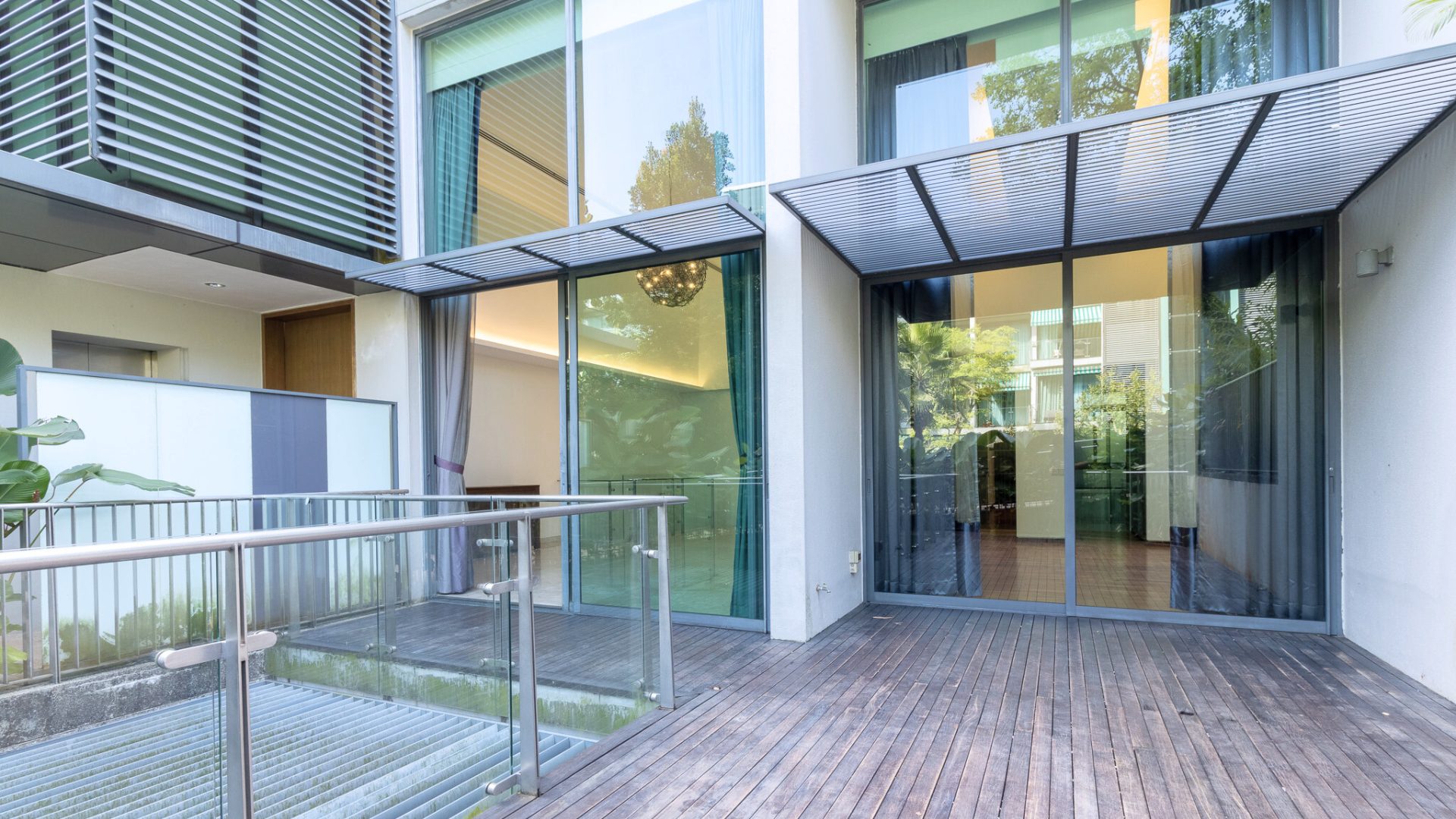 Duchess Residences Singapore luxury apartments exterior