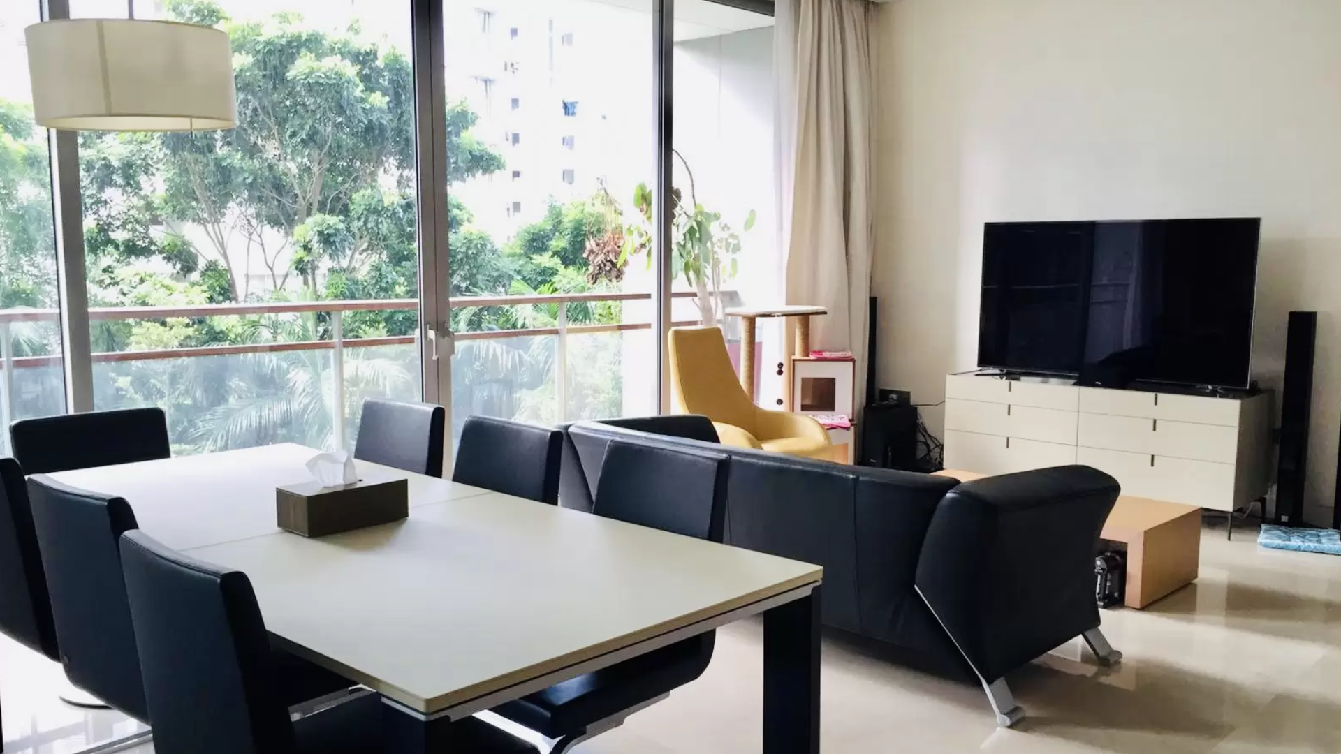 Hilltops Singapore luxury apartments dining area
