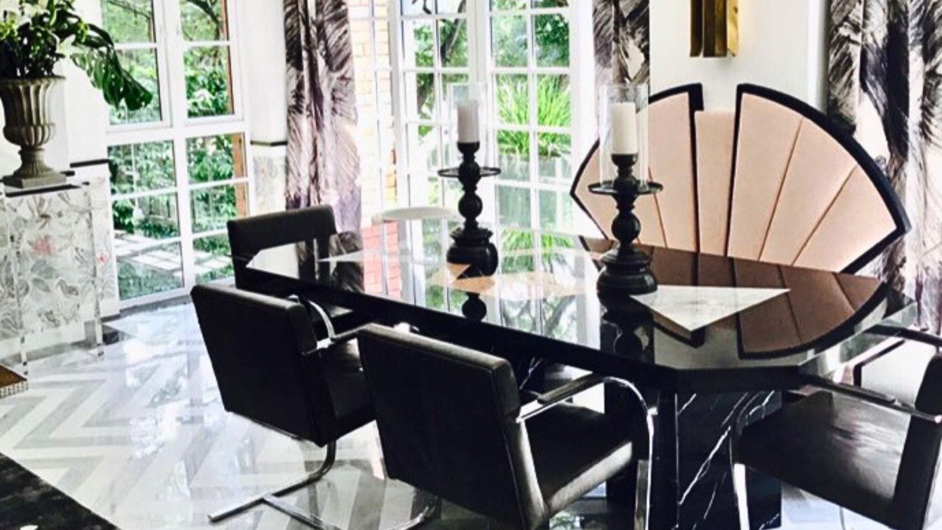 Mount Faber Lodge Singapore luxury apartments dining area