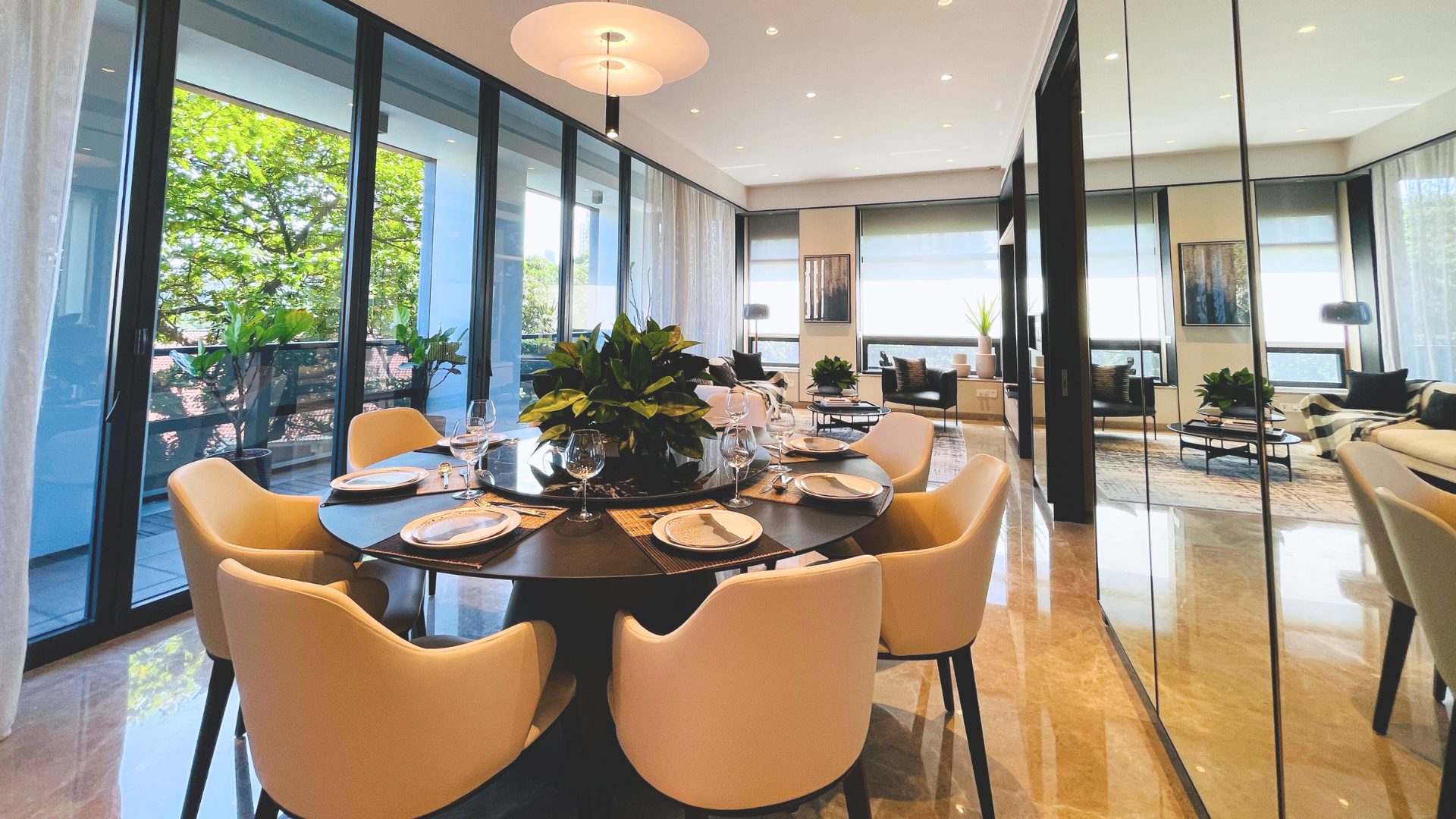 Nouvel 18 Singapore luxury apartments dining area