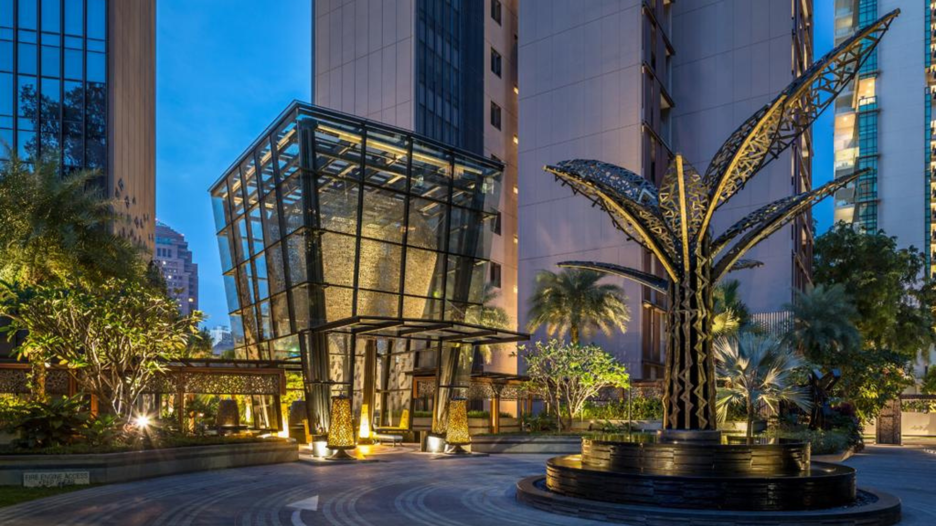 OUE Twin Peaks Singapore luxury apartments exterior