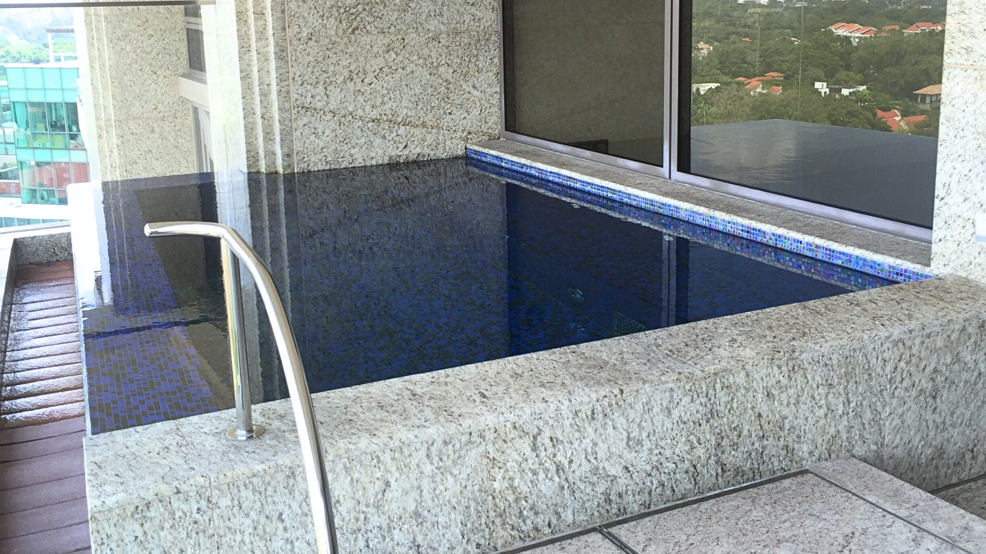 Parkview Eclat Singapore luxury apartments jacuzzi