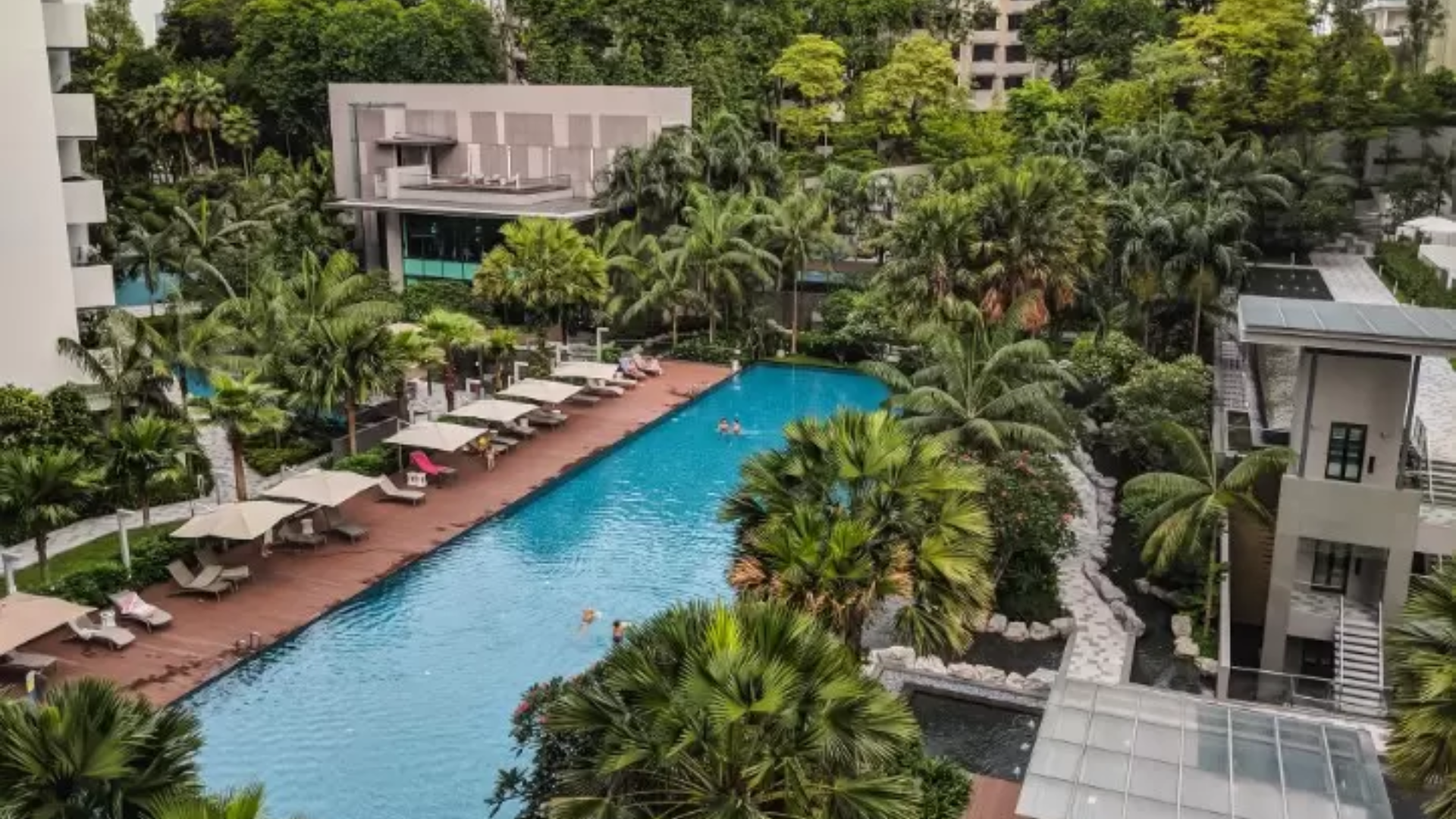 Parvis Singapore luxury apartments pool