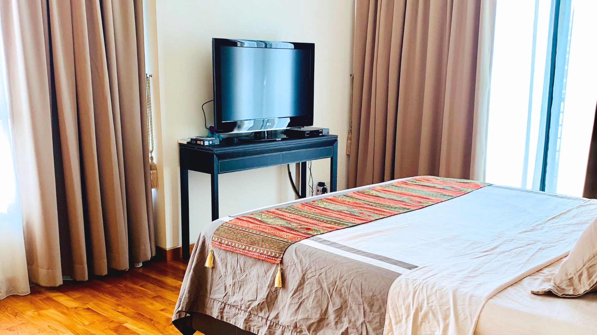 Rivergate Singapore luxury apartments master bedroom