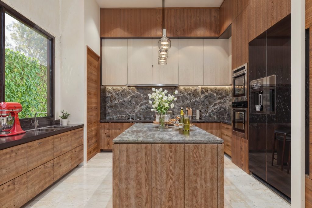 Sixth Avenue Good Class Bungalow wet kitchen